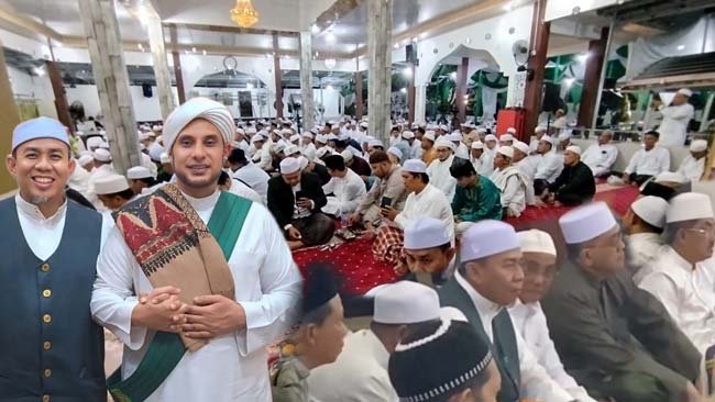 Bersama Ribuan Jamaah