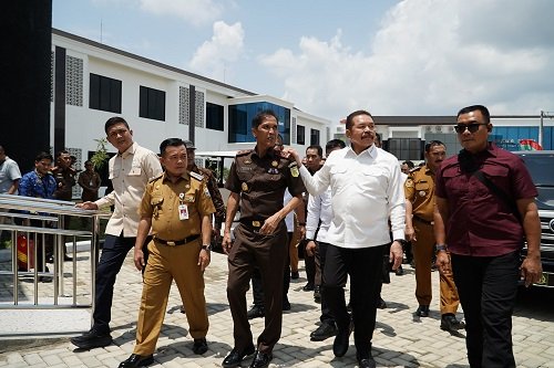 Jaksa Agung RI Hadiri Persemian Gedung dan Masjid