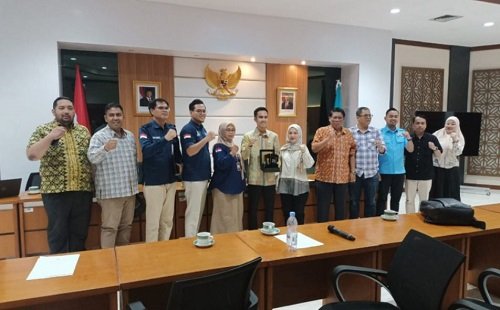 Tindaklanjuti Hasil Audiensi Bersama Asosiasi Tenaga Honorer Komisi I DPRD Jambi konsultasi ke BKN