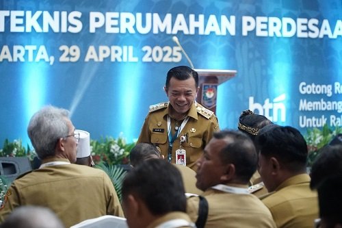 Hadiri Rakortek Perumahan Pedesaan, Gubernur Al Haris Tegaskan Komitmen Dukung Program Tiga Juta Rumah