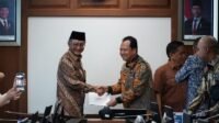 Bupati Muaro Jambi, Bambang Bayu Suseno bertemu dengan Menteri Pekerjaan Umum dan Perumahan Rakyat (PUPR), Dody Hanggodo, di Kantor Kementerian PUPR, Jakarta.