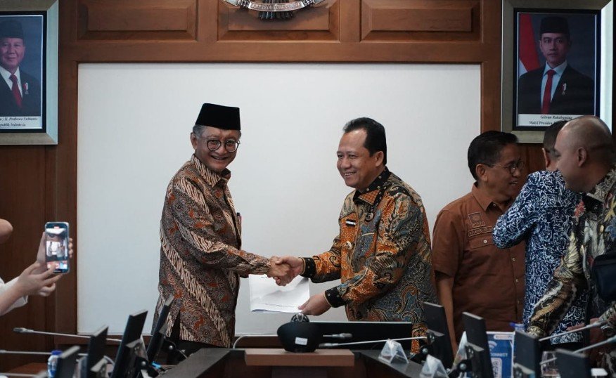 Bupati Muaro Jambi, Bambang Bayu Suseno bertemu dengan Menteri Pekerjaan Umum dan Perumahan Rakyat (PUPR), Dody Hanggodo, di Kantor Kementerian PUPR, Jakarta.
