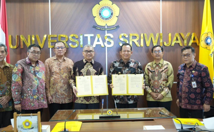Pemerintah Kabupaten Muaro Jambi menjalin kerjasama dengan Universitas Sriwijaya (UNSRI) Palembang terkait penyediaan dokter spesialis di Kabupaten Muaro Jambi.