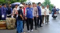 Wakil Gubernur Jambi Drs. H. Abdullah Sani, M.Pd.I bersama Danrem 042/Gapu, Wali Kota Jambi dan Forkopimda bersama-sama melakukan kegiatan Karya Bakti Gerakan Jum'at Bersih.