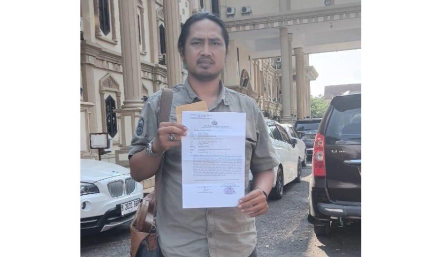 Wahana Lingkungan Hidup Indonesia (Walhi) Jambi melaporkan Jambi Business Center (JBC), Jambi Town Square (Jamtos) dan Perumahan Roma Estate ke Polda Jambi.