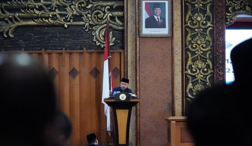 Gubernur Jambi, Dr. H. Al Haris, S.Sos. MH, menyampaikan bahwa Pemerintah dan DPRD dapat menyamakan persepsi dan pendapat menuju pembangunan Jambi Mantap.
