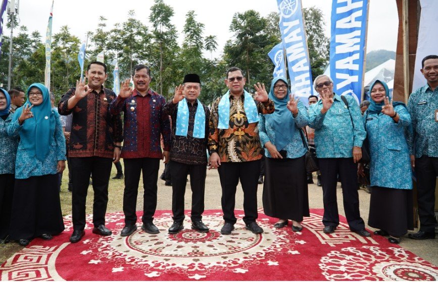 Gubernur Al Haris: Keluarga Fondasi Pembentukan Pendidikan Anak Berkualitas