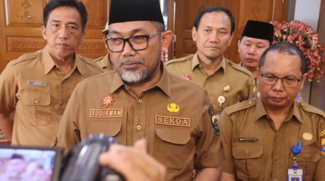 Sekda Sudirman Kukuhkan Pengurus PD IBI Provinsi Jambi