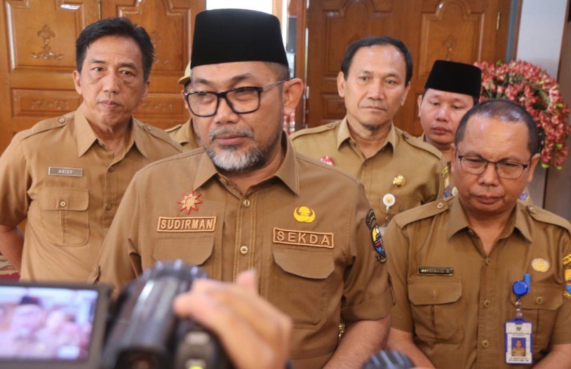 Sekda Sudirman Kukuhkan Pengurus PD IBI Provinsi Jambi