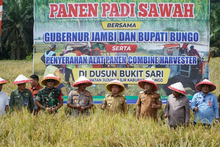 Gubernur Al Haris Salurkan Bantuan Rp. 9,5 Miliar untuk Dukung Swasembada Pangan di Bungo
