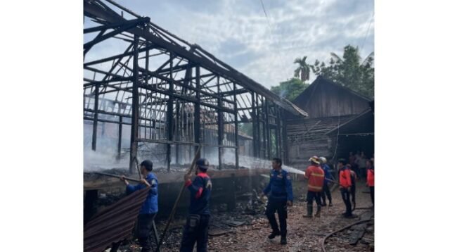 Tiga Rumah di Penyengat Olak Hangus Terbakar