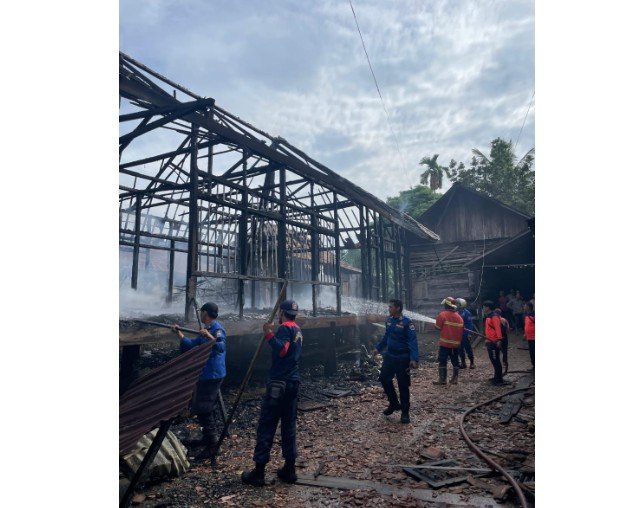 Tiga Rumah di Penyengat Olak Hangus Terbakar