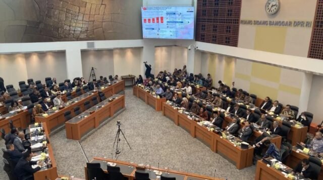Tunjangan Guru/Dosen Jadi Rp274 T Pada RAPBN 2026
