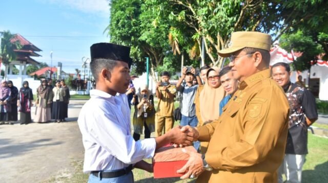Sambangi Murid Sekolah Rakyat, Kepedulian Maulana Terhadap Pendidikan Anak anak Kurang Mampu di Kota Jambi