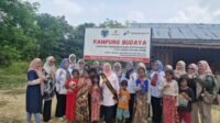 Bunda Hesti Haris Tinjau Pendidikan Anak SAD di Desa Hajran Batang Hari