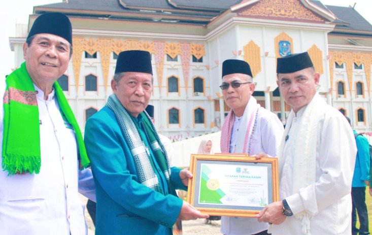 Hadiri Hari Santri Nasional Tahun 2025 di Merangin, Wagub Sani Ajak ASN Berperan Aktif Bantu Kehidupan Ponpes