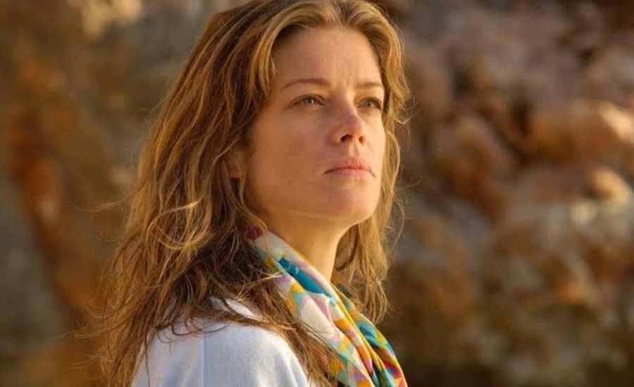 Review Secret Love: The Schoolboy and The Mailwoman — Kisah Cinta Beda Usia yang Kontroversial