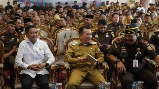 Gubernur Al Haris Bersama Kepala Daerah Se‑Provinsi Jambi dan Kejaksaan Teken MoU Pelaksanaan Pidana Kerja Sosial, Sekaligus Buka Rakor Camat