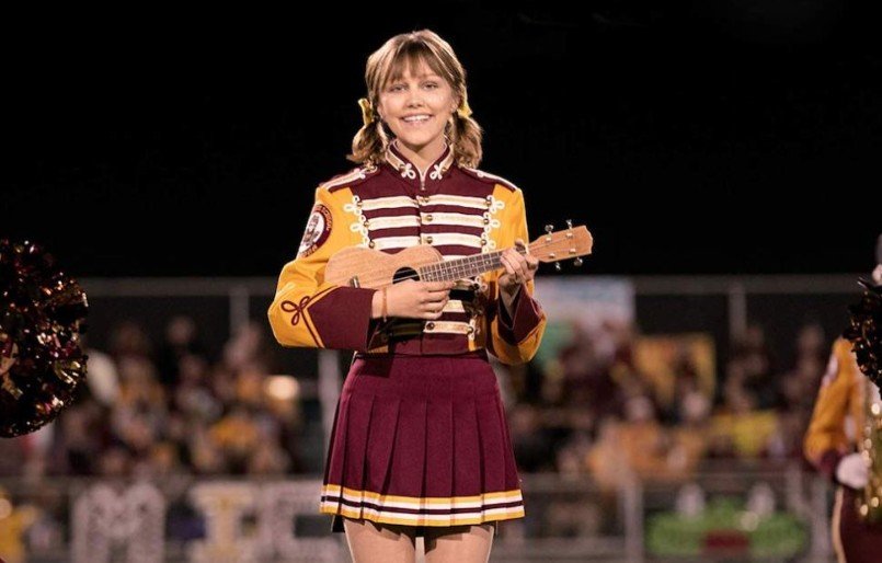 Review Stargirl 2020: Film Remaja Paling Lembut dan Hangat