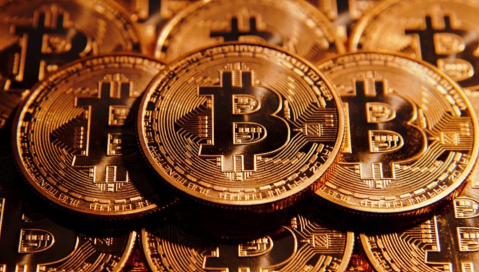 Sejarah Bitcoin dan Bahaya Investasi Bitcoin: Mengapa Banyak Orang Masuk dengan Harapan, Keluar dengan Penyesalan