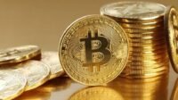 Bitcoin Bukan Sekadar Investasi Digital: Persamaan Risiko Finansial dengan Judi Online