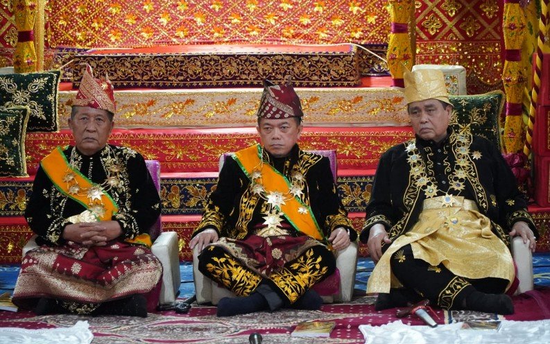 Gubernur Al Haris: Pemberian Gelar Adat Wujud Penghargaan dan Doa