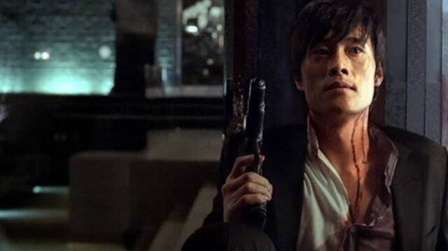 A Bittersweet Life: Aksi Sunyi, Kesetiaan Kelam, dan Balas Dendam Tanpa Kemenangan