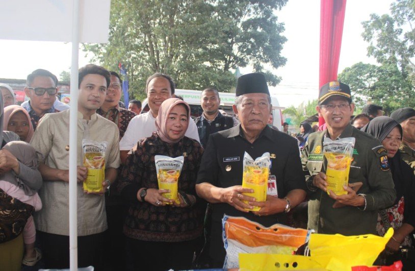 Wagub Sani, membuka Gerakan Pasar Murah Serentak Provinsi Jambi.