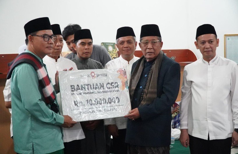 Safari Ramadhan di Tanjab Timur, Wagub Sani Serahkan Bantuan Stunting, CSR Hingga BAZNAS