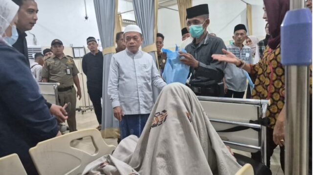 Lebaran Penuh Empati, Gubernur Al Haris Bawa Tali Asih dan Pastikan Layanan RS Tetap Prima