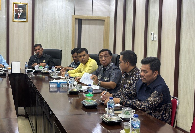 Bersama Bupati Tanjabtim, Pansus I DPRD Jambi Bahas Percepatan Realisasi PI 10 Persen
