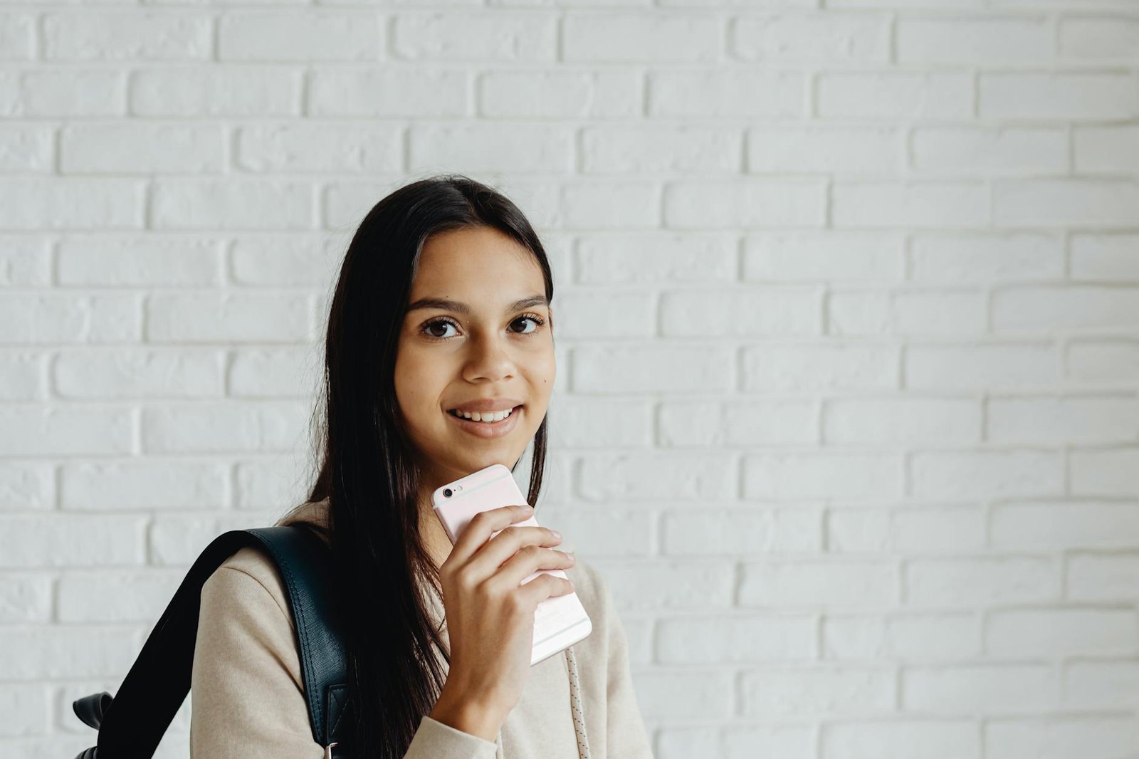 HP terbaik untuk pelajar murah dengan performa tinggi, baterai tahan lama, dan harga terjangkau