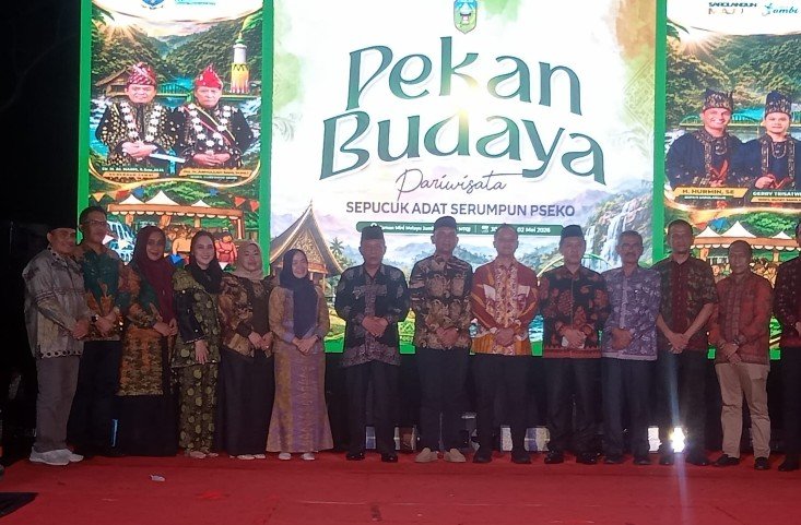 ​Wagub Abdullah Sani Tutup Pekan Budaya Sarolangun, Tekankan Budaya Sebagai Solusi Global