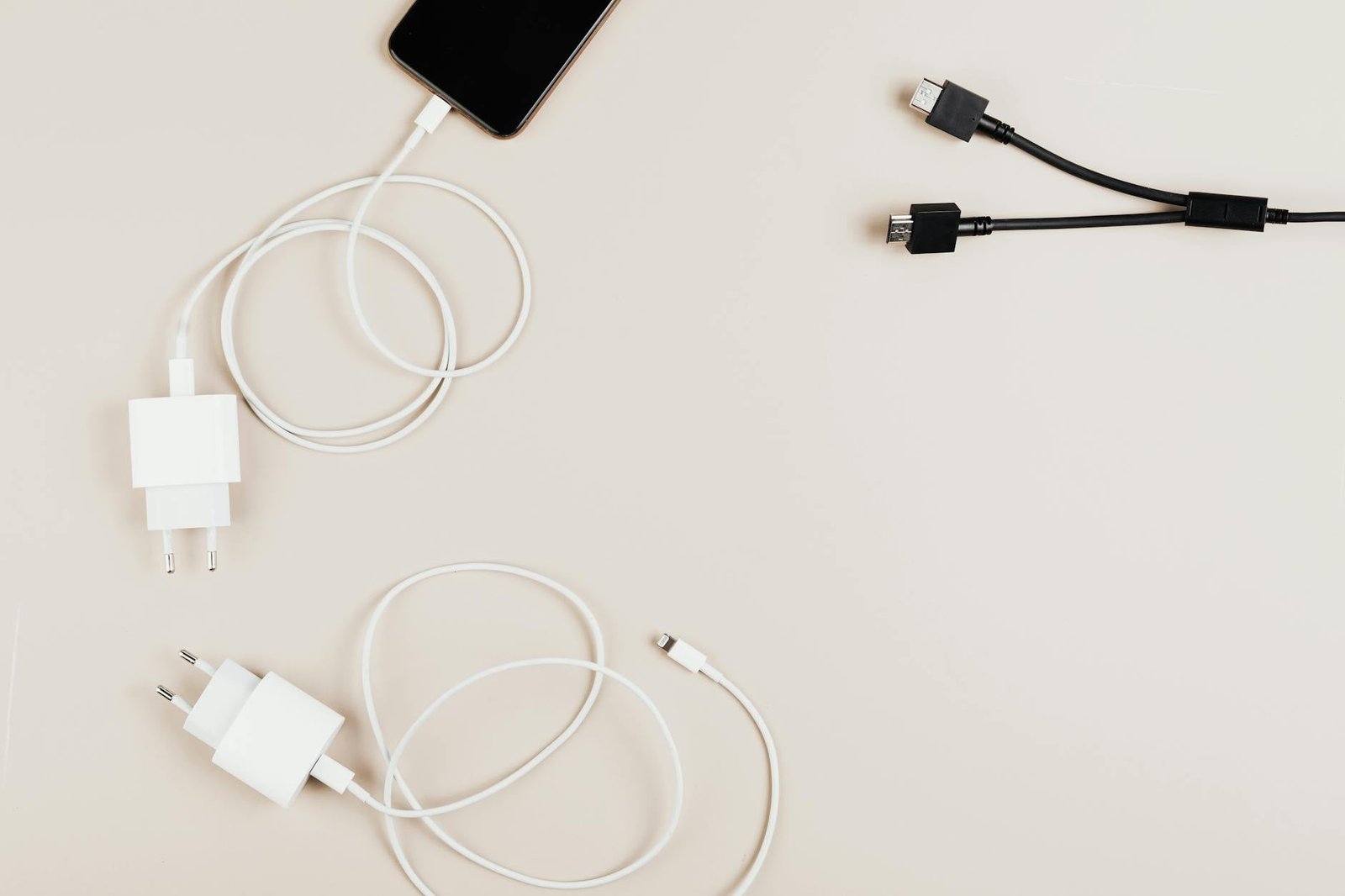 HP dengan teknologi fast charging terbaik, mengisi baterai cepat hingga penuh dalam hitungan menit