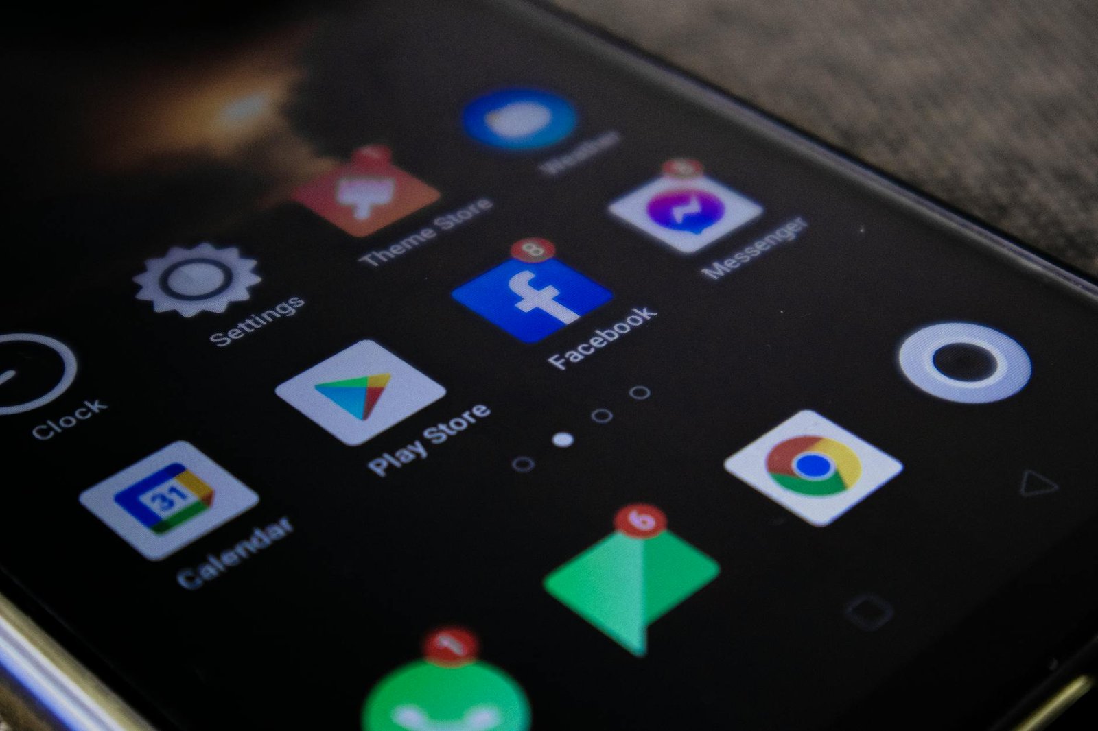 Gambar smartphone Android terbaru dengan desain elegan, layar AMOLED, dan performa tinggi, pilihan hp Android terbaik.