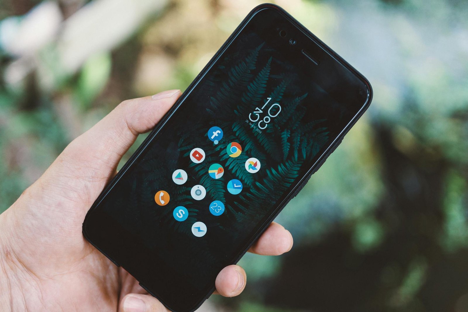 Smartphone dengan baterai berkapasitas 6000 mAh, tahan lama untuk penggunaan seharian penuh.