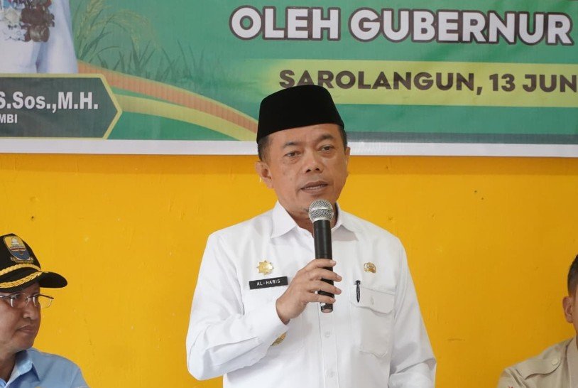 Ringankan Beban Korban Bencana, Gubernur Al Haris Salurkan 10.189 Ton Beras Cadangan