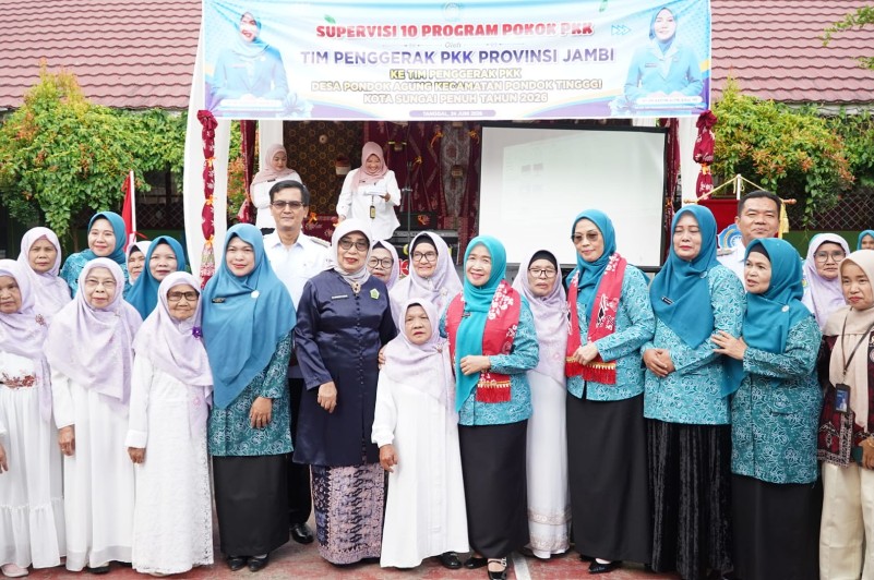 Tinjau 10 Program Pokok PKK di Desa Pondok Agung, Hj. Hesti Haris Apresiasi Kreativitas Ibu-Ibu