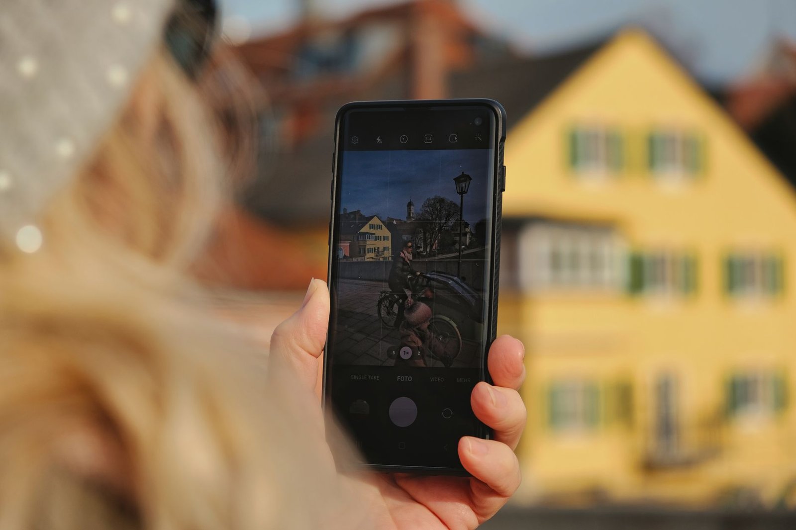 Smartphone dengan kamera terbaik, hasil foto tajam dan detail, cocok untuk fotografi mobile