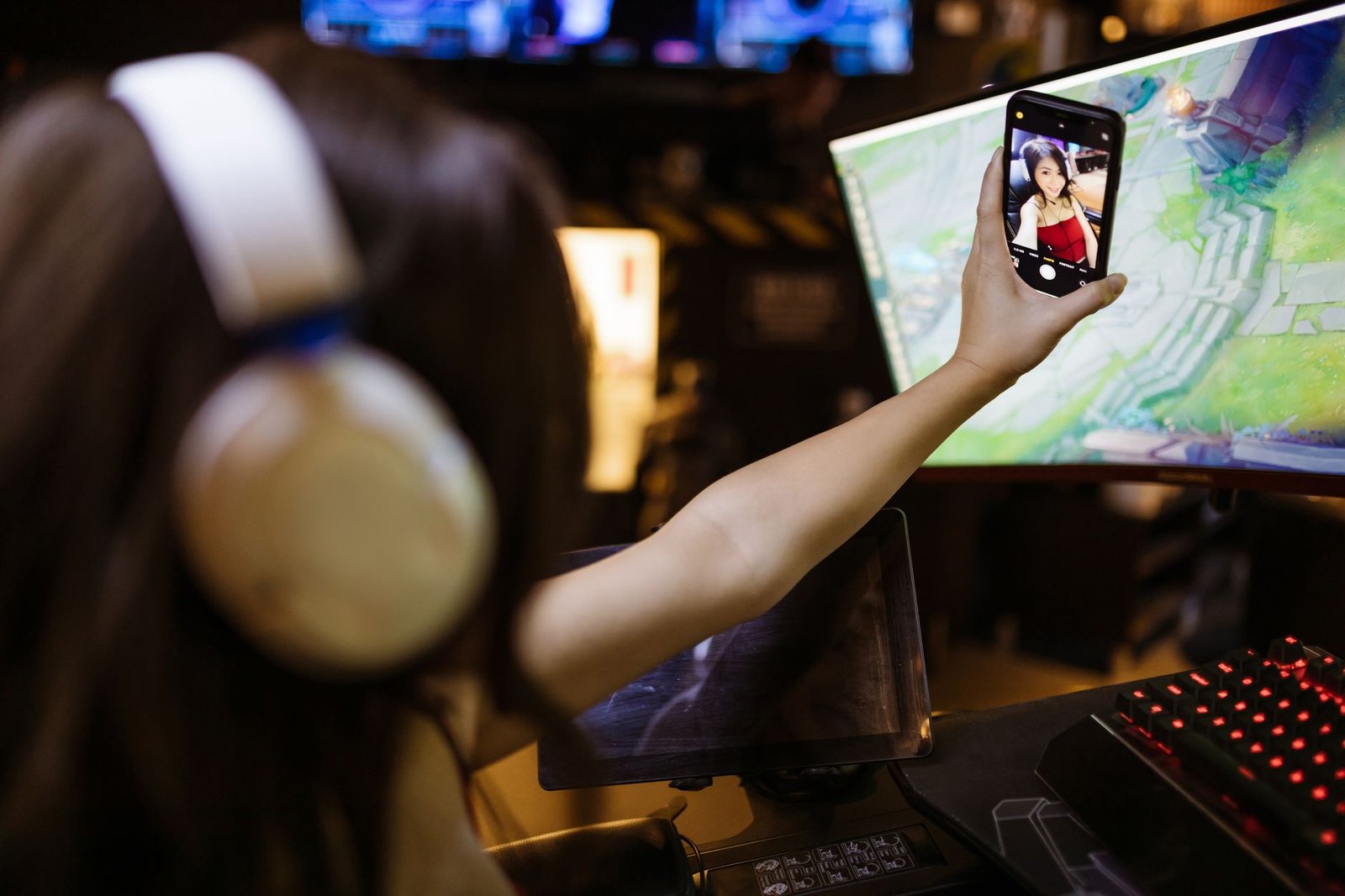Smartphone dengan performa tinggi, layar cepat, dan baterai tahan lama ideal untuk main PUBG tanpa lag
