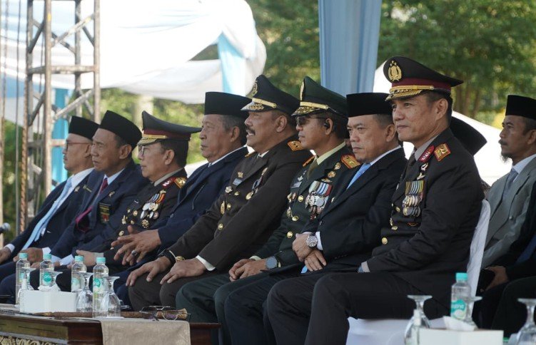 Gubernur Al Haris Hadiri Upacara Hari Bhayangkara ke-80, Apresiasi Pengabdian Polri untuk Bangsa dan Daerah