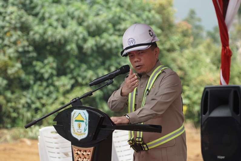 Gubernur Al Haris Letakkan Batu Pertama Pembangunan RSUD Bukit Tengah di Kerinci