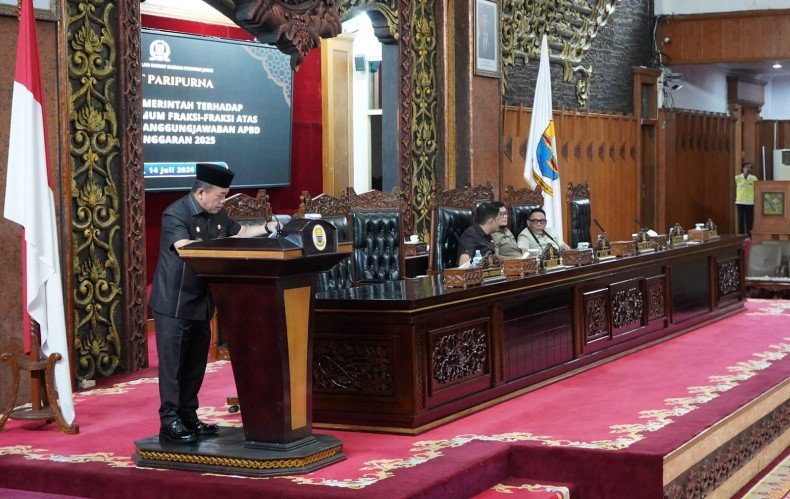Gubernur Al Haris Jawab Pandangan Umum Fraksi DPRD: Komitmen Perkuat Tata Kelola dan Kesejahteraan Masyarakat