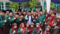 Gubernur Al Haris Apresiasi Penyerahan Murid Baru Secara Adat Melayu Jambi di SMA Negeri 1 Muaro Jambi