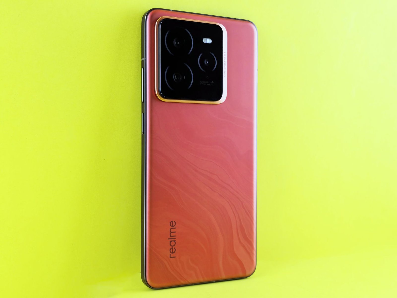 Realme Gaming Phone dengan performa tinggi, layar 120Hz, dan baterai tahan lama, cocok untuk gamer sejati