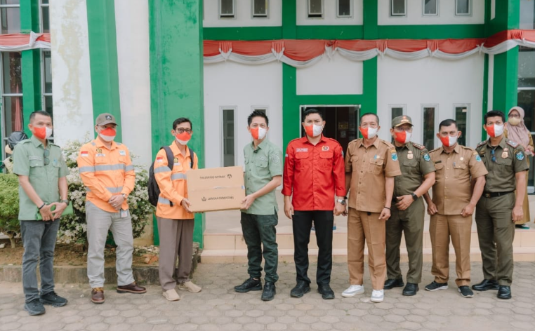 PT SAS Salurkan 8.000 Masker di Batang Hari, Gandeng Pemkab hingga Masyarakat