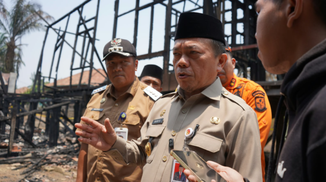 Gubernur Al Haris Tinjau Lokasi Kebakaran di Tanjung Raden, Imbau Warga Waspada Api di Musim Kemarau