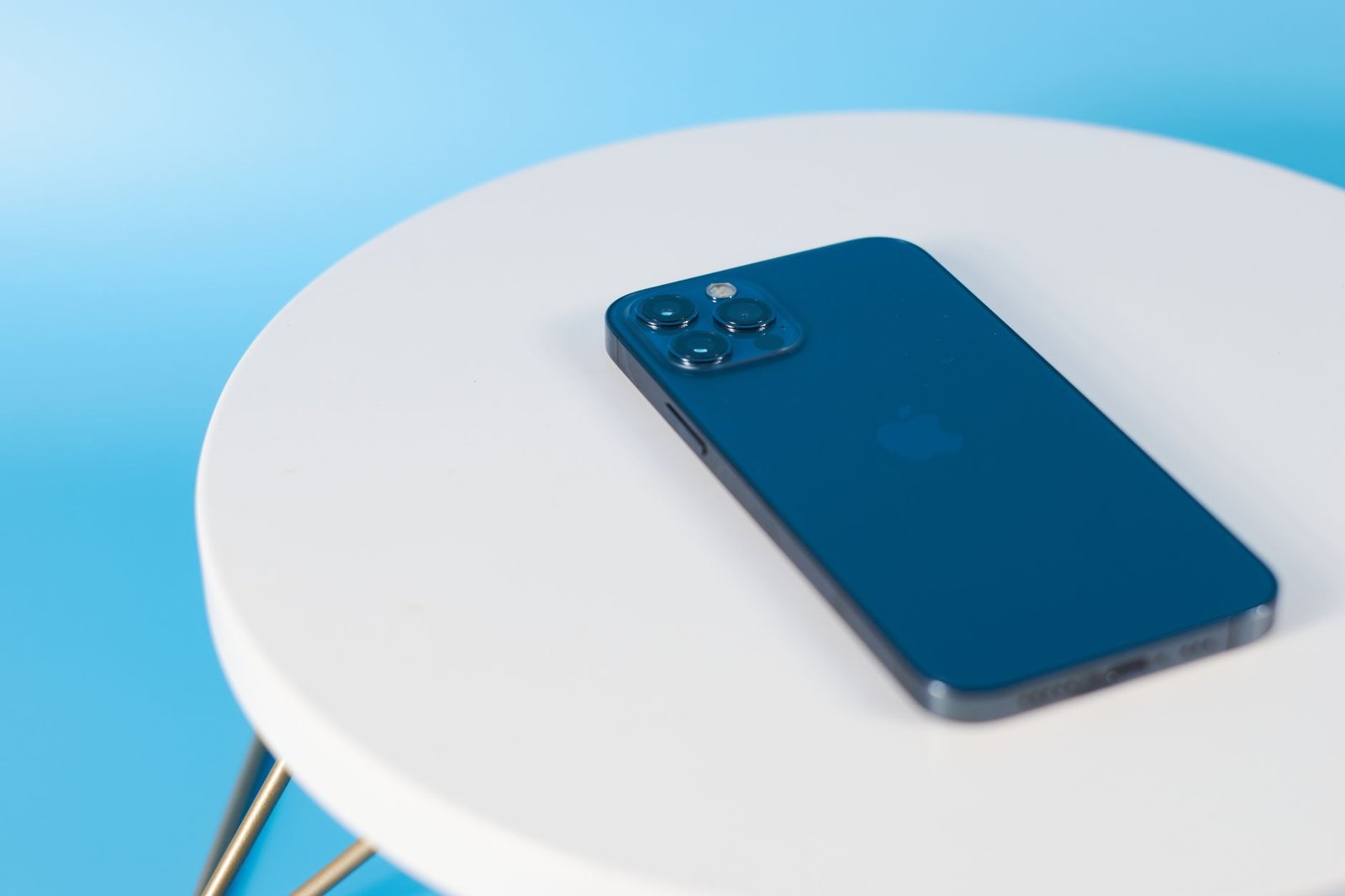 HP mirip iPhone dengan desain elegan, harga terjangkau, cocok untuk pencari smartphone gaya Apple tanpa menguras kantong