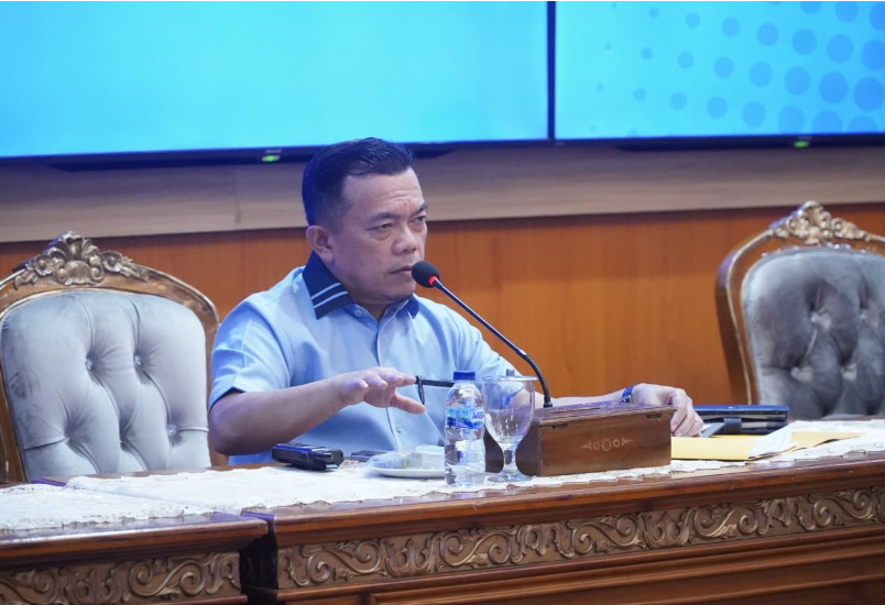 Gubernur Al Haris Pimpin Rakor Persiapan Tuan Rumah Hakordia 2026 Wilayah I Sumatera dan Penyaluran Bantuan Beras Dampak Karhutla