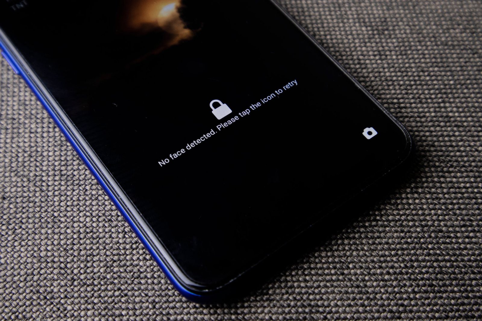 Logo OPPO berwarna biru menampilkan desain modern dan teknologi smartphone terdepan